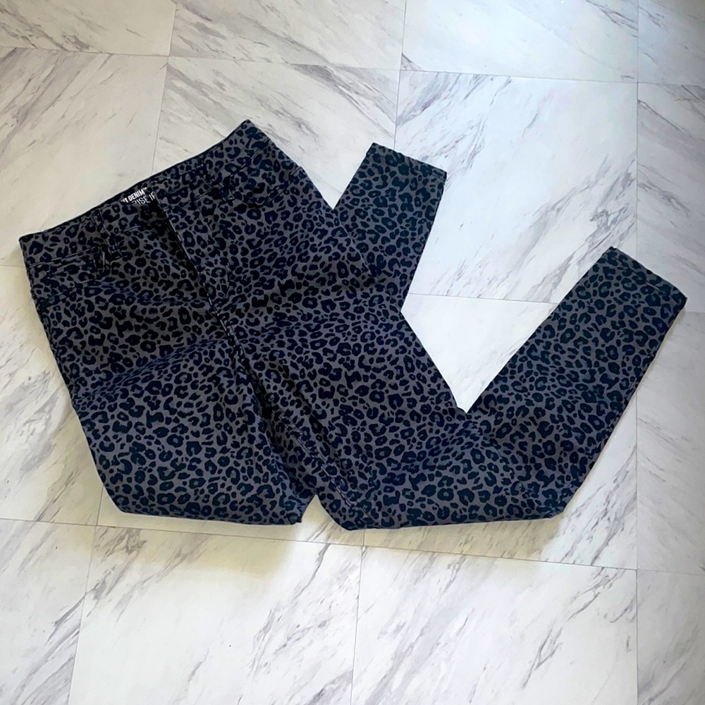 High rise high waisted charcoal cheetah jeggings
